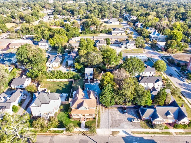 Building Photo - 116 Reid St