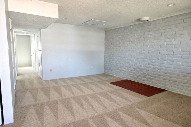 Building Photo - Peaceful Condo Retreat near Glendale in Denver – Pet-Friendly & Well-Located