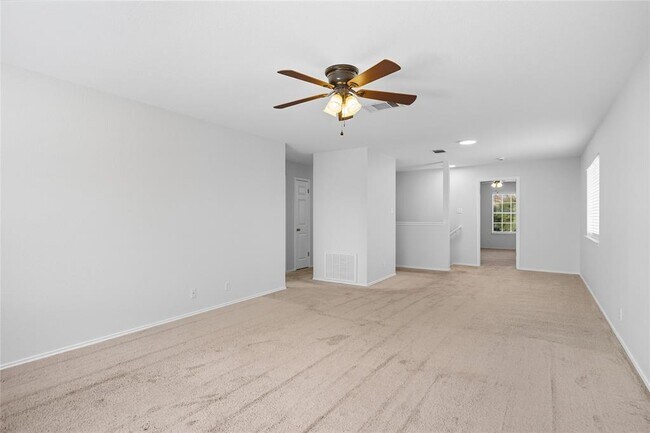 Building Photo - 117 Paige Bend