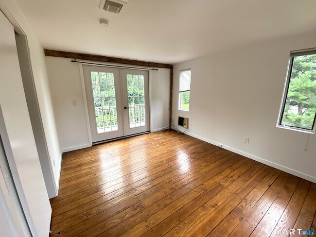 Building Photo - 165 Drum Hill Rd