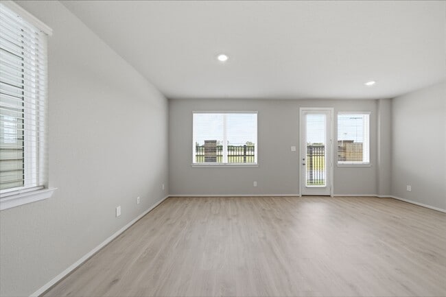 Building Photo - 3109 Quiet Sunset Dr