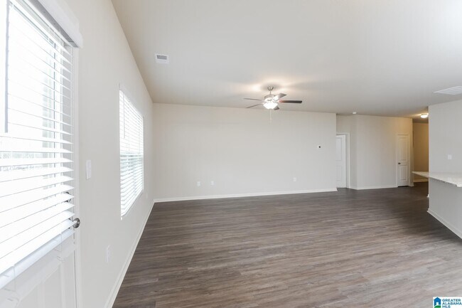 Building Photo - 250 Smith Glen Dr