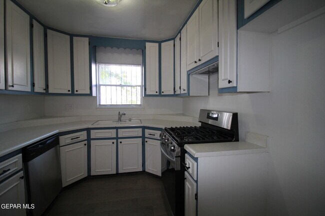 Building Photo - 3615 Olympic Ave