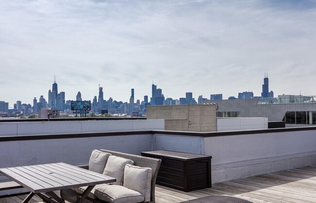 Building Photo - 1618 N Bosworth Ave