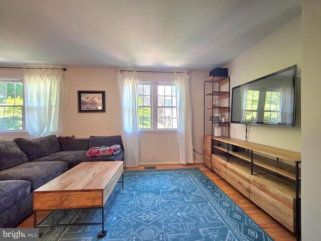 Building Photo - 2805 Balliett Ct