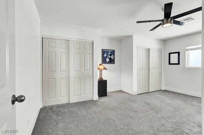 Building Photo - 1600 Eaton Dr