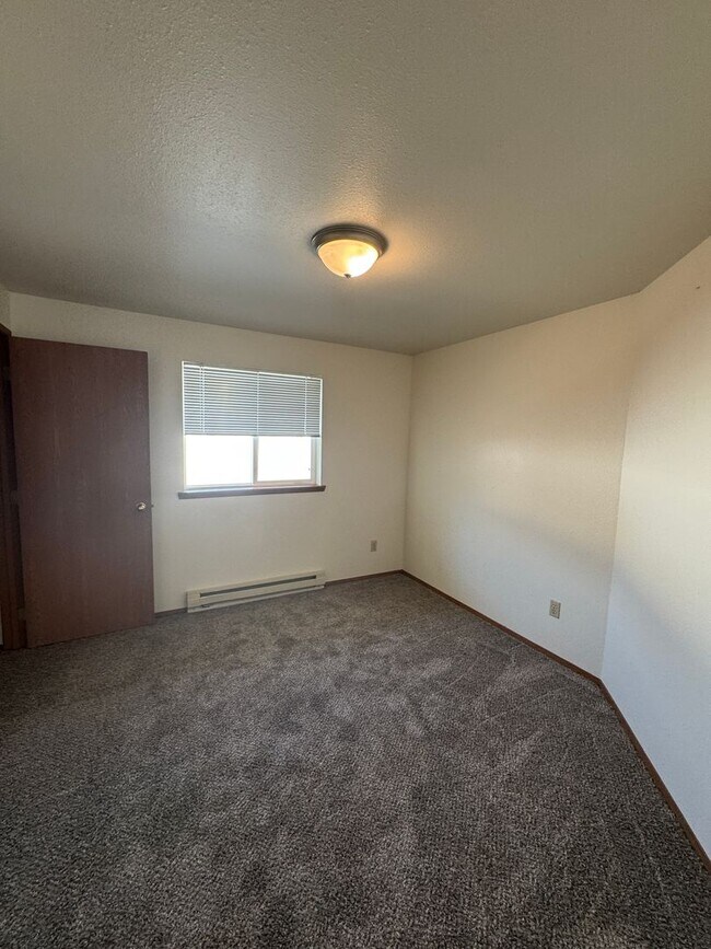 Building Photo - 1018 Holbrook Ct
