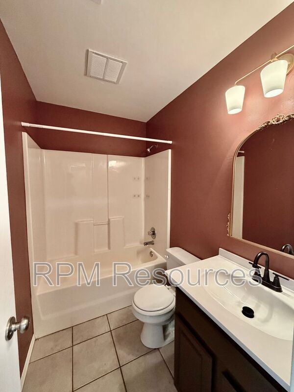 Building Photo - 1617 NW 150th Terrace