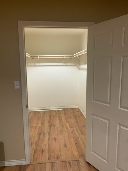 Building Photo - 917 N Hancock Ave