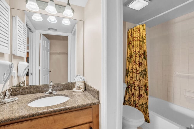 Building Photo - 600 Neapolitan Way