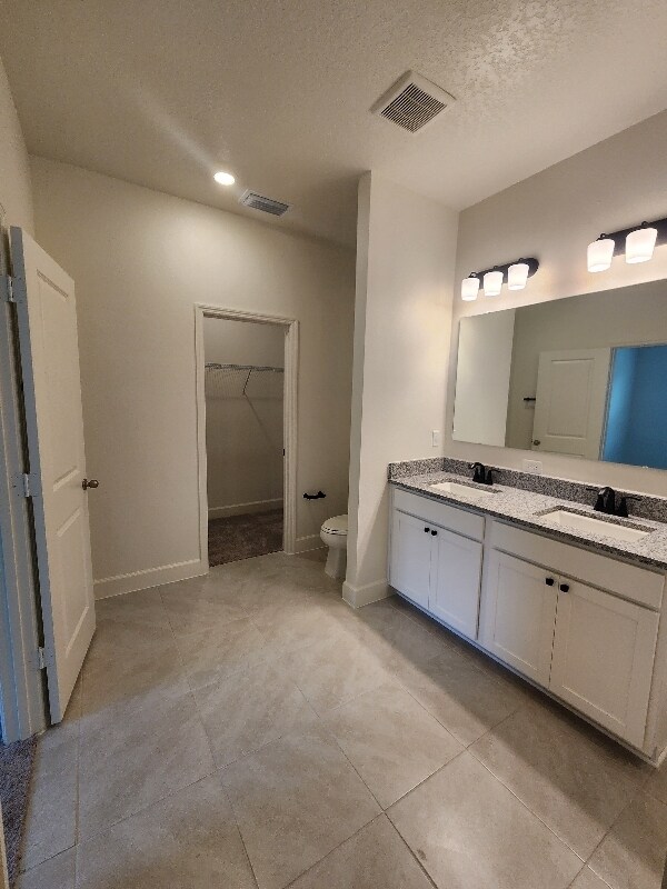 Building Photo - 3390 Sanctuary Dr