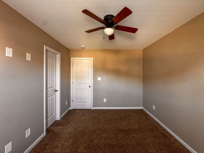 Building Photo - Beautiful 4 Bed 3.5 Bath Home in Jack Britt School District