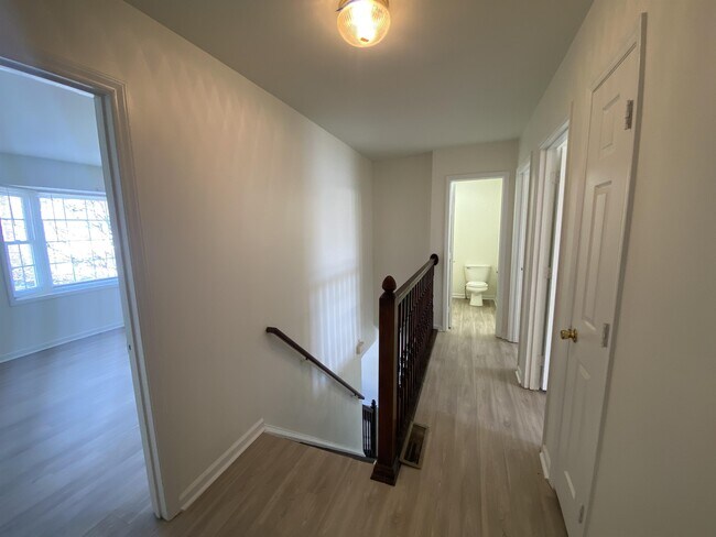 Building Photo - 3806-38D1 Sterling Pointe Dr