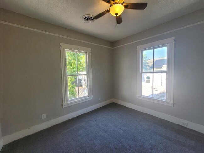 Building Photo - 3919 Avenue O