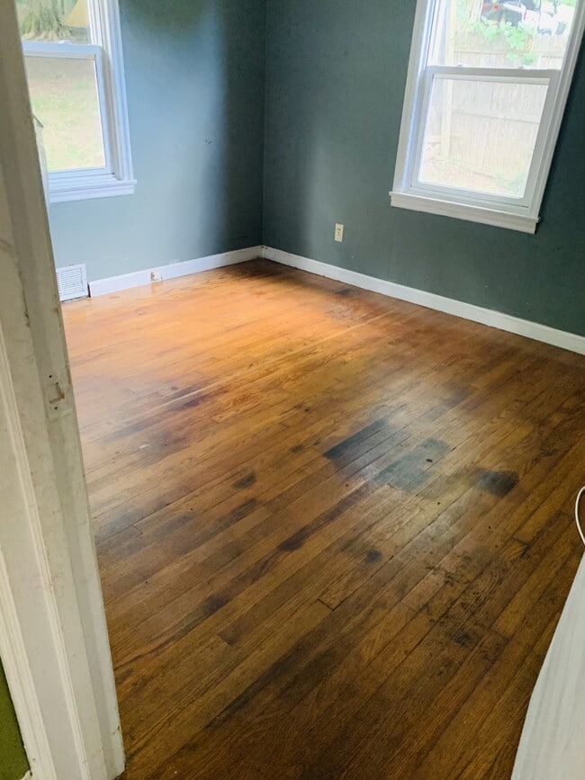 Building Photo - 1236 Sunrise Dr