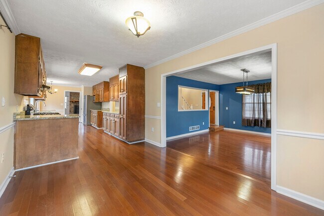 Building Photo - 249 Tony Trl SE