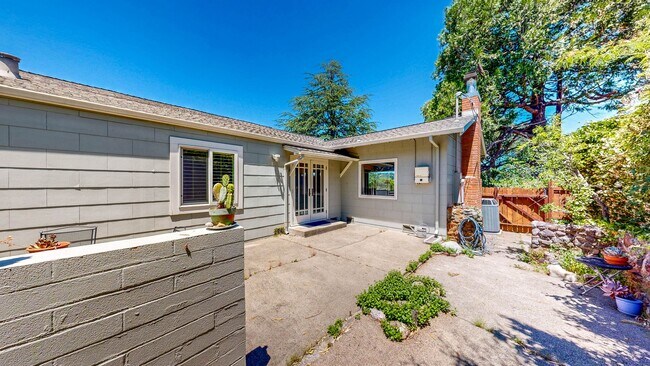 Building Photo - 4560 Sullivan Ct