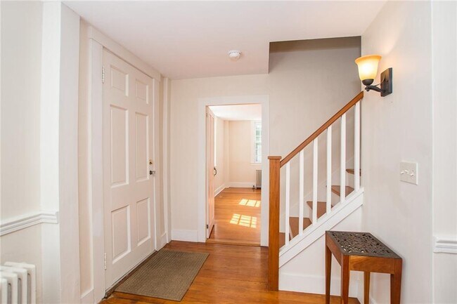 Building Photo - 15 Snell Rd