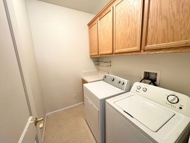 Building Photo - Perfect Shape Dublin Ranch Village Propert...