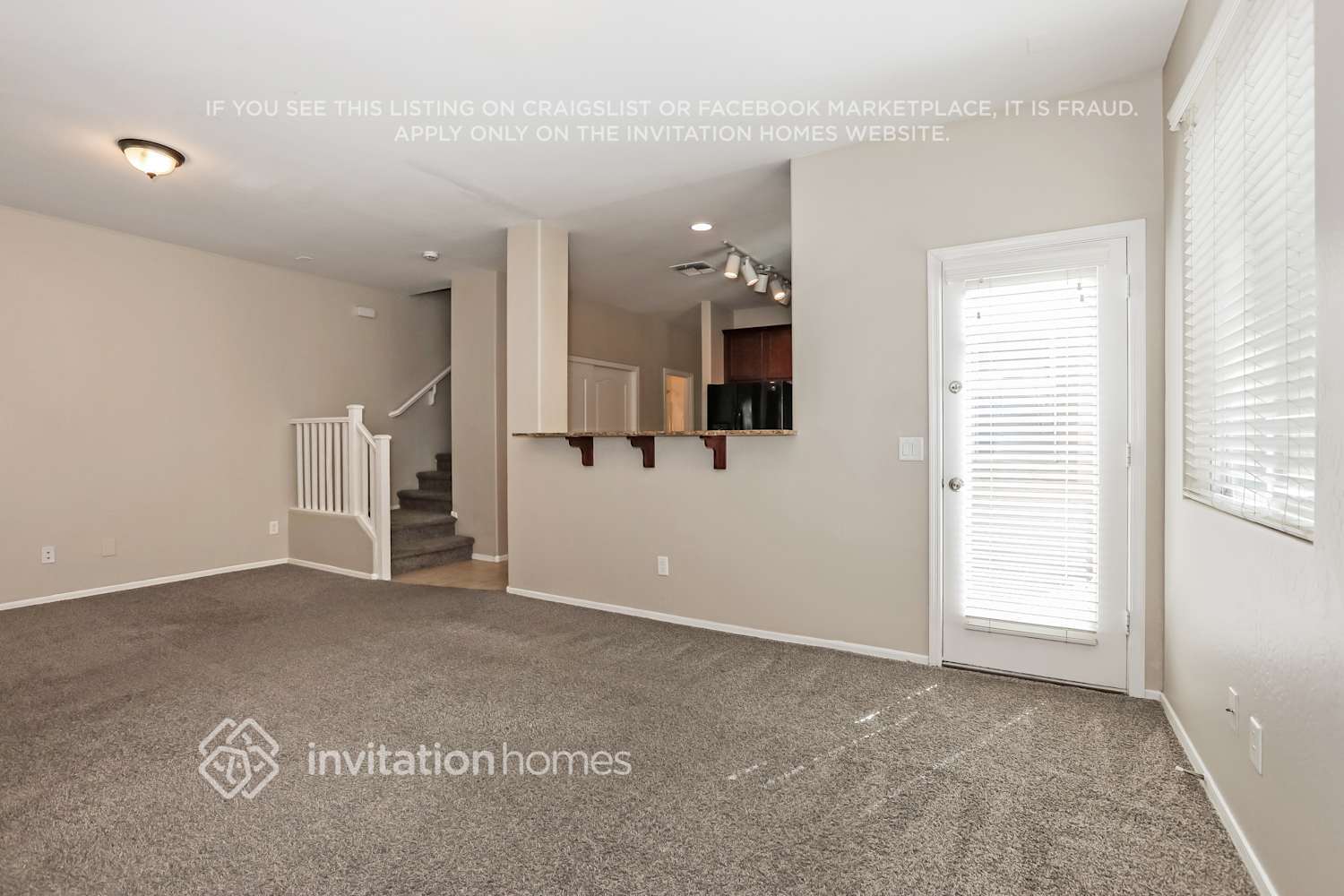 Building Photo - 10041 E Impala Ave