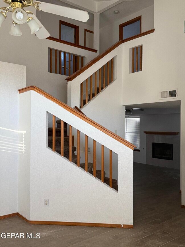 Building Photo - 12157 Chato Villa Dr