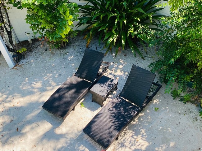 Building Photo - 3401 E Debazan Ave