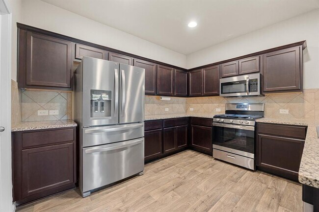 Building Photo - 10905 Ukaoma Wy
