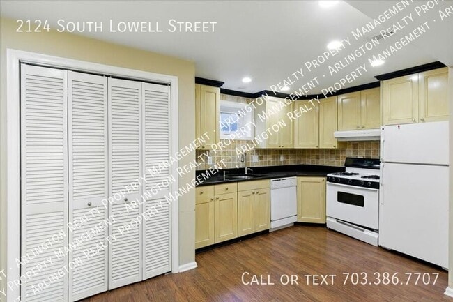 Building Photo - 2124 S Lowell St