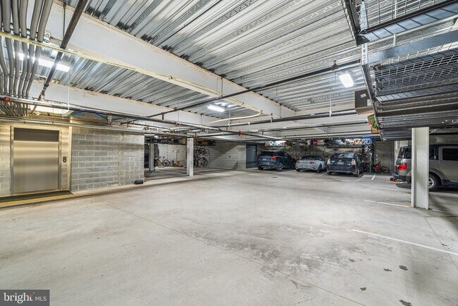 Building Photo - 621 S 24th St