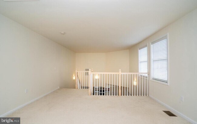 Building Photo - 11 Cranbury Rd