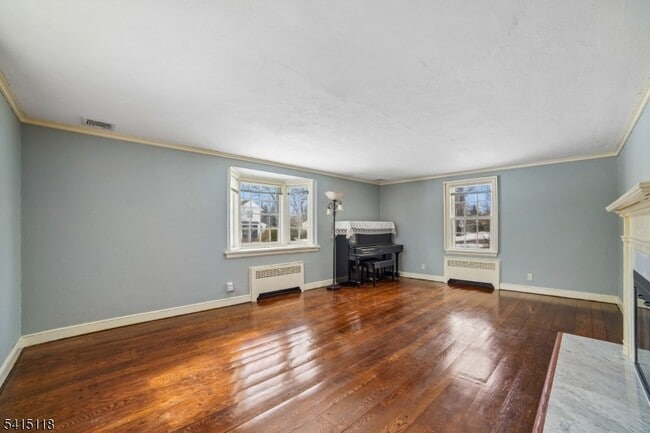 Building Photo - 10 Great Hills Terrace