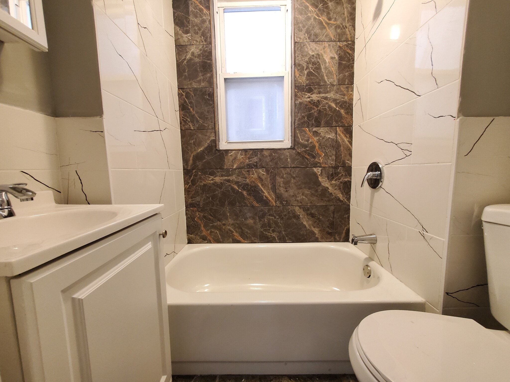 102 Romaine Ave 3 - 101 Romaine Ave