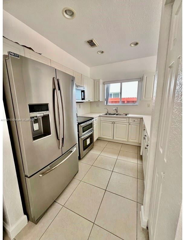 Building Photo - 3141 NE 3rd Dr