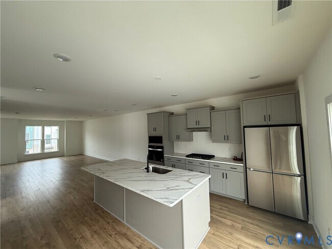 Building Photo - 15390 Oasis Sun Aly