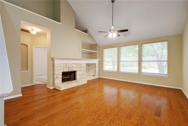 Building Photo - 1801 Hickory Ridge Cove