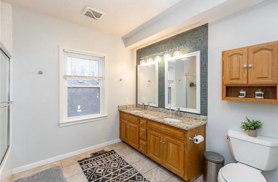 Building Photo - 4742 Jarboe St
