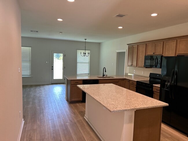 Building Photo - 41386 Rosewood Ln