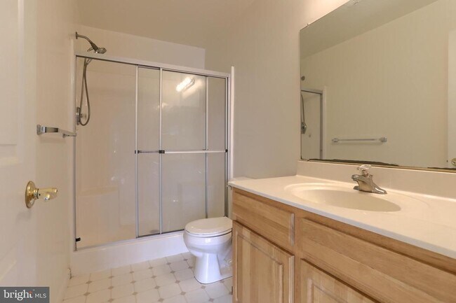 Building Photo - 211 Sparrow Rd