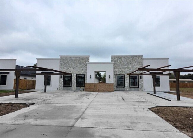 Building Photo - 10 Dragonfly St