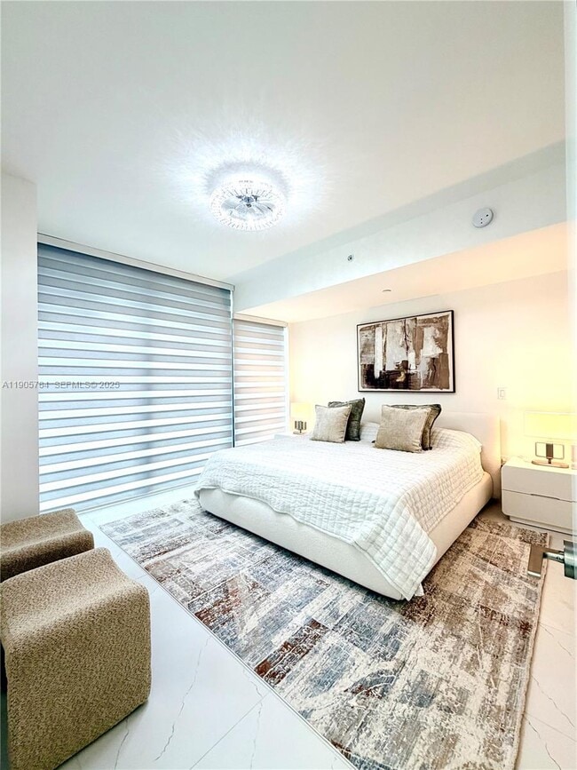 Building Photo - 9901 E Bay Harbor Dr