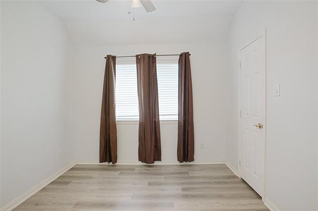 Building Photo - 1828 Lacey Oak Ln