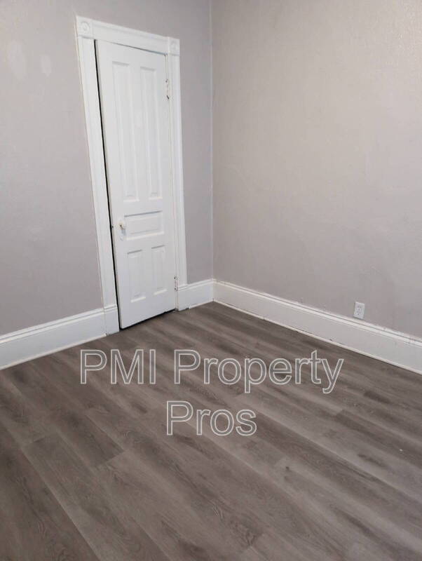 Building Photo - 2132 N 40th St