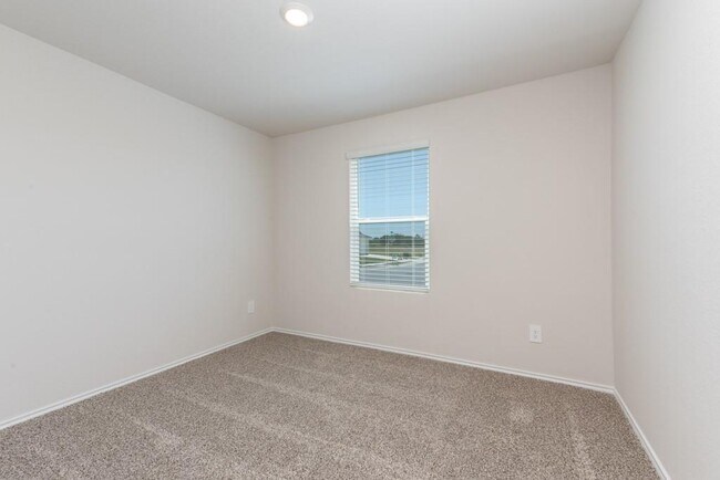 Building Photo - 2115 Windflower Ln