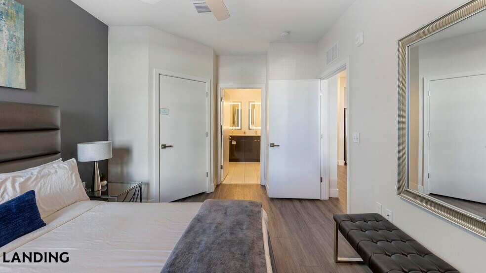 Building Photo - 4950 W Prescott St