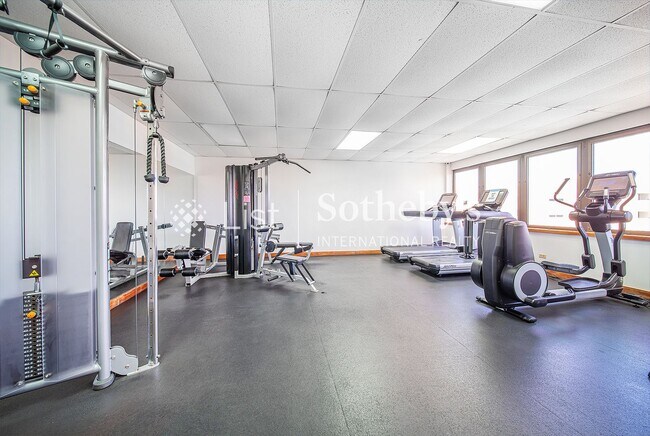 Building Photo - Villa on Eaton Square #1410 | Honolulu, HI