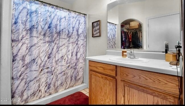 Building Photo - A cozy house with 3 beds and 2 bath in Coy...