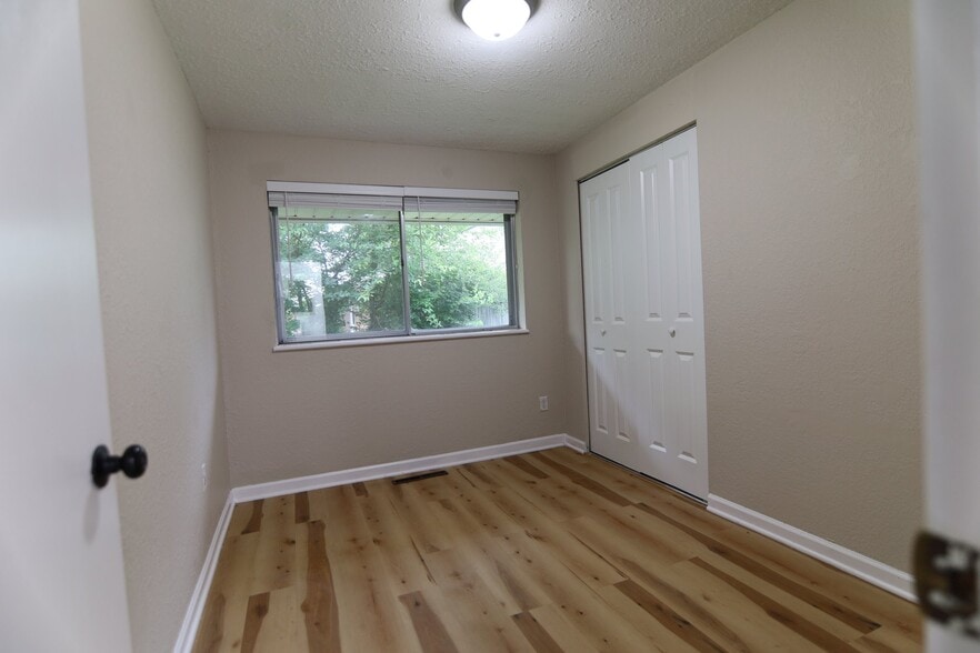 Building Photo - 5377 Flotron Dr