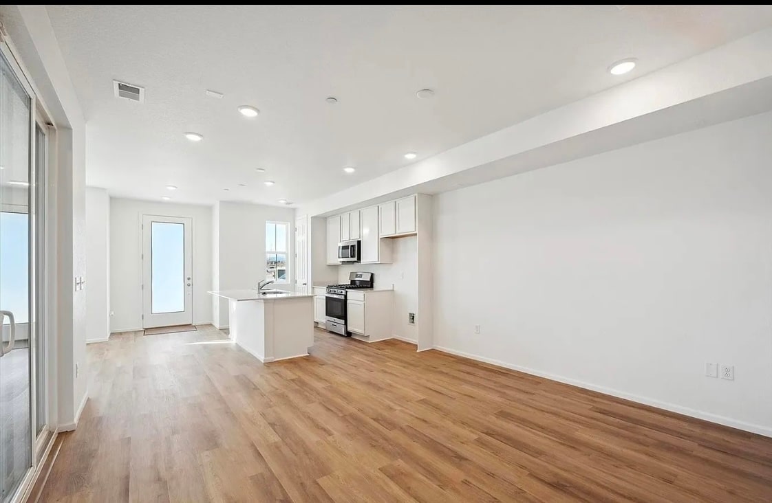 Building Photo - 2875 Taryn St