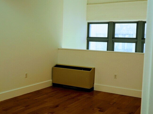 Building Photo - 50 Dey St