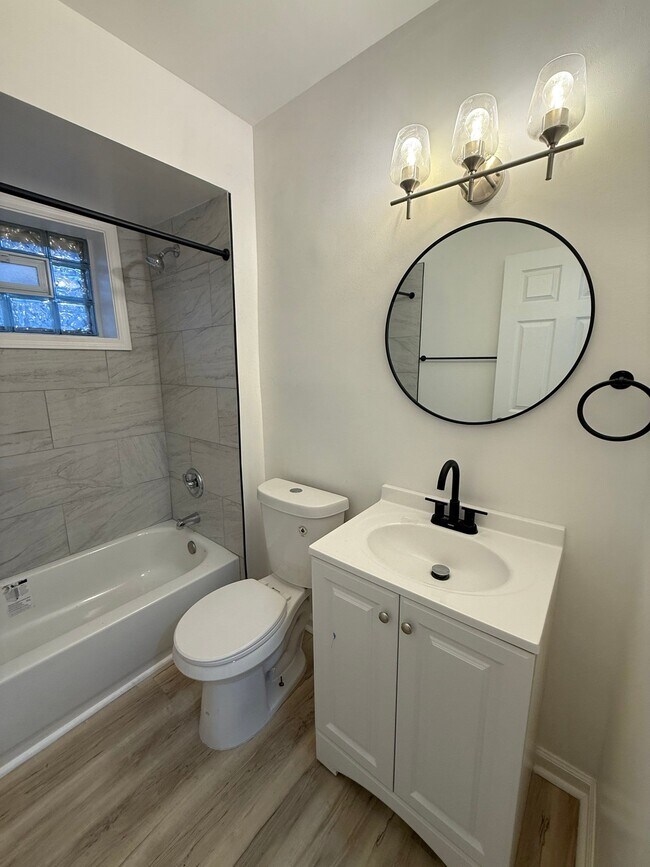 Building Photo - Kirkup Ave